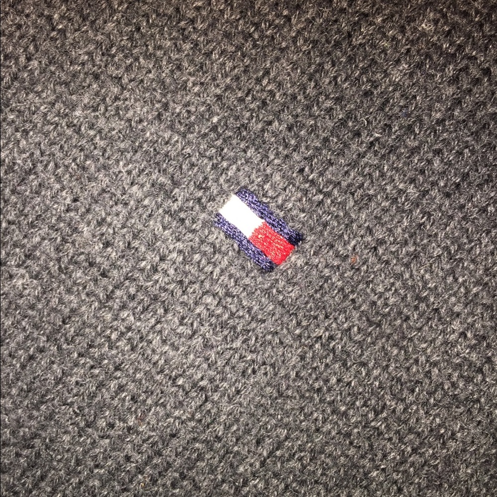 Large Tommy Hilfiger sweatshirt